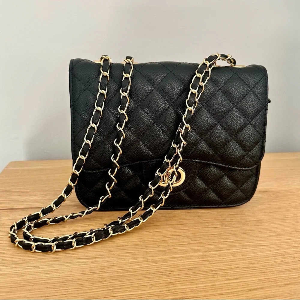 Black quilted purse with chain strap - Picture 4 of 11